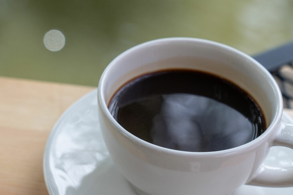 กาแฟโคลาด้าร้อนมีรสชาติเป็นอย่างไร